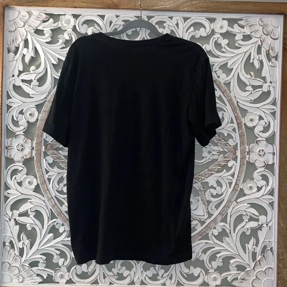Nike Black Short Sleeve w Iconic Embroidered Swoosh Sportswear Club Tee sz M EUC
